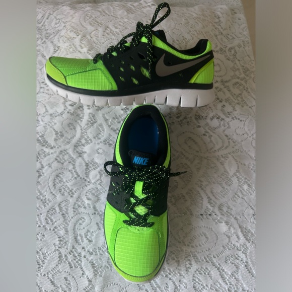 NIKE Flex 2013 Run Size 6Y - Picture 1 of 6